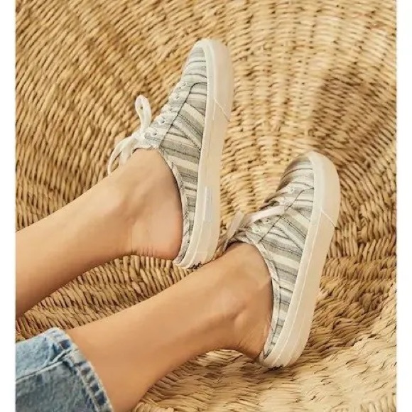 CROWN VINTAGE FLORAINE SLIP-ON SNEAKER - WOMEN'S - Picture 2 of 7